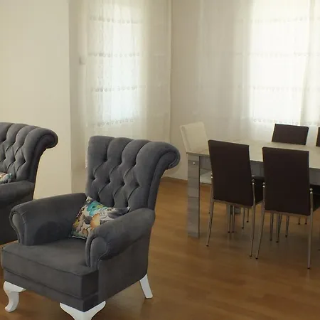 Rain House Apartment *